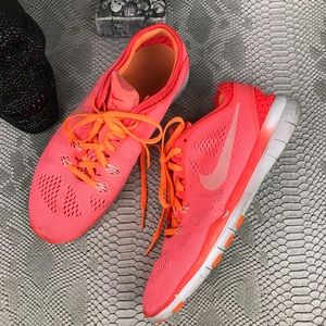 Nike coral free run size 9